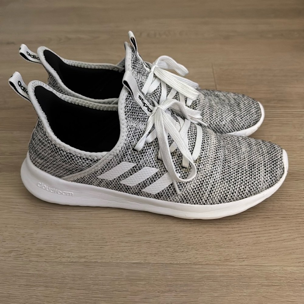 ADIDAS Cloudfoam Pure Gray/White Lace Up Running Sneakers Woman’s 7.5
